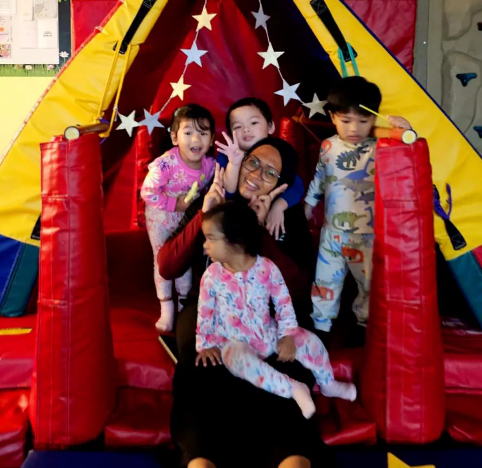 Preschooler building school readiness through cognitive play
